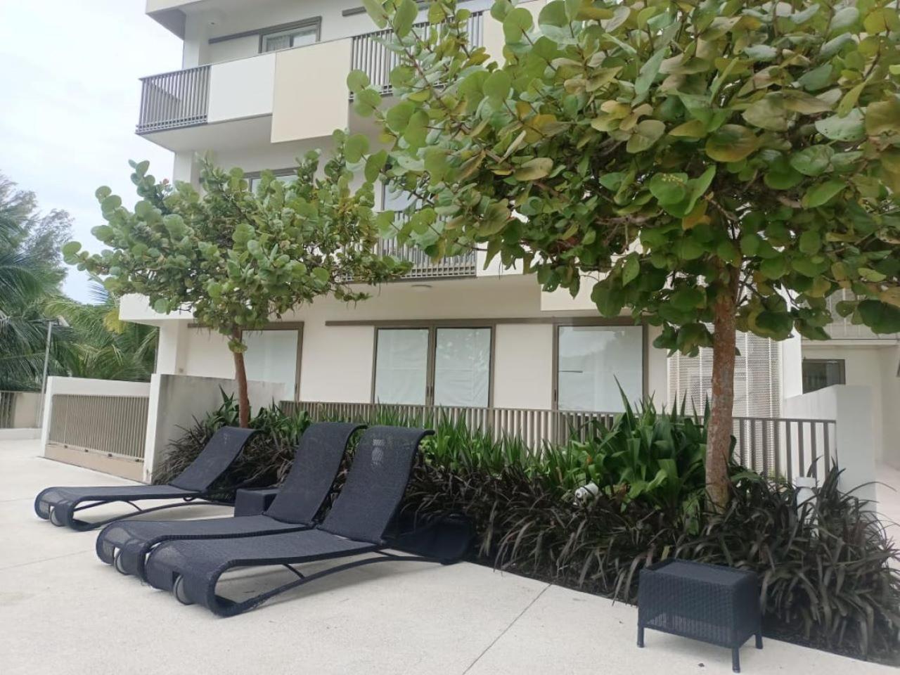 By The Sea Batu Ferringhi Apartment Exterior photo