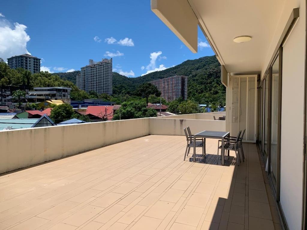 By The Sea Batu Ferringhi Apartment Exterior photo